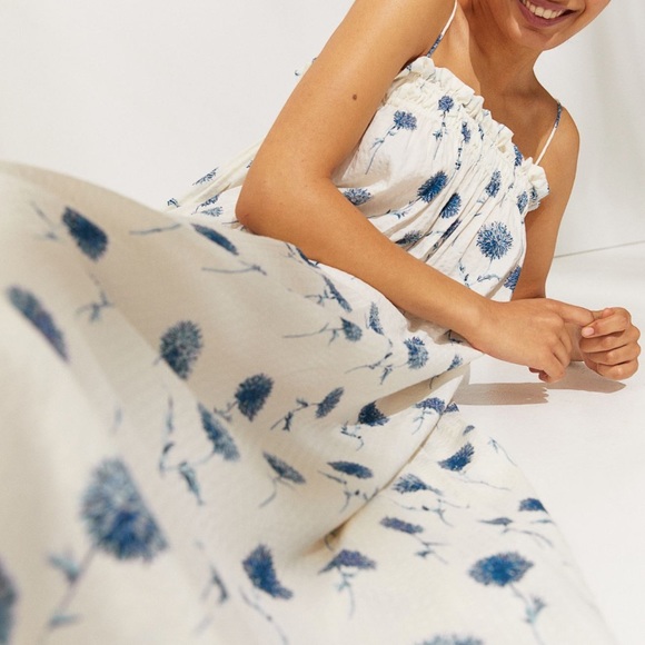 H&M Dresses & Skirts - H&M Blue Floral Shift Dress